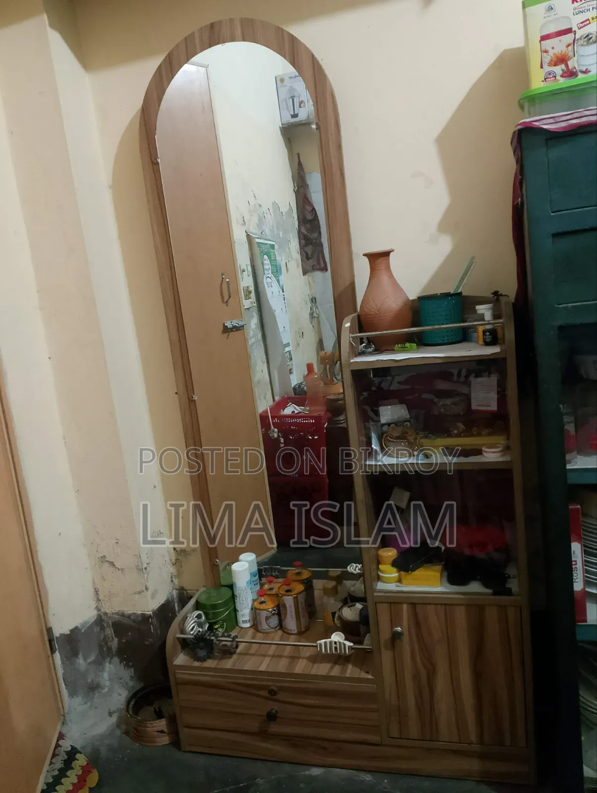 ড্রেসিং টেবিল