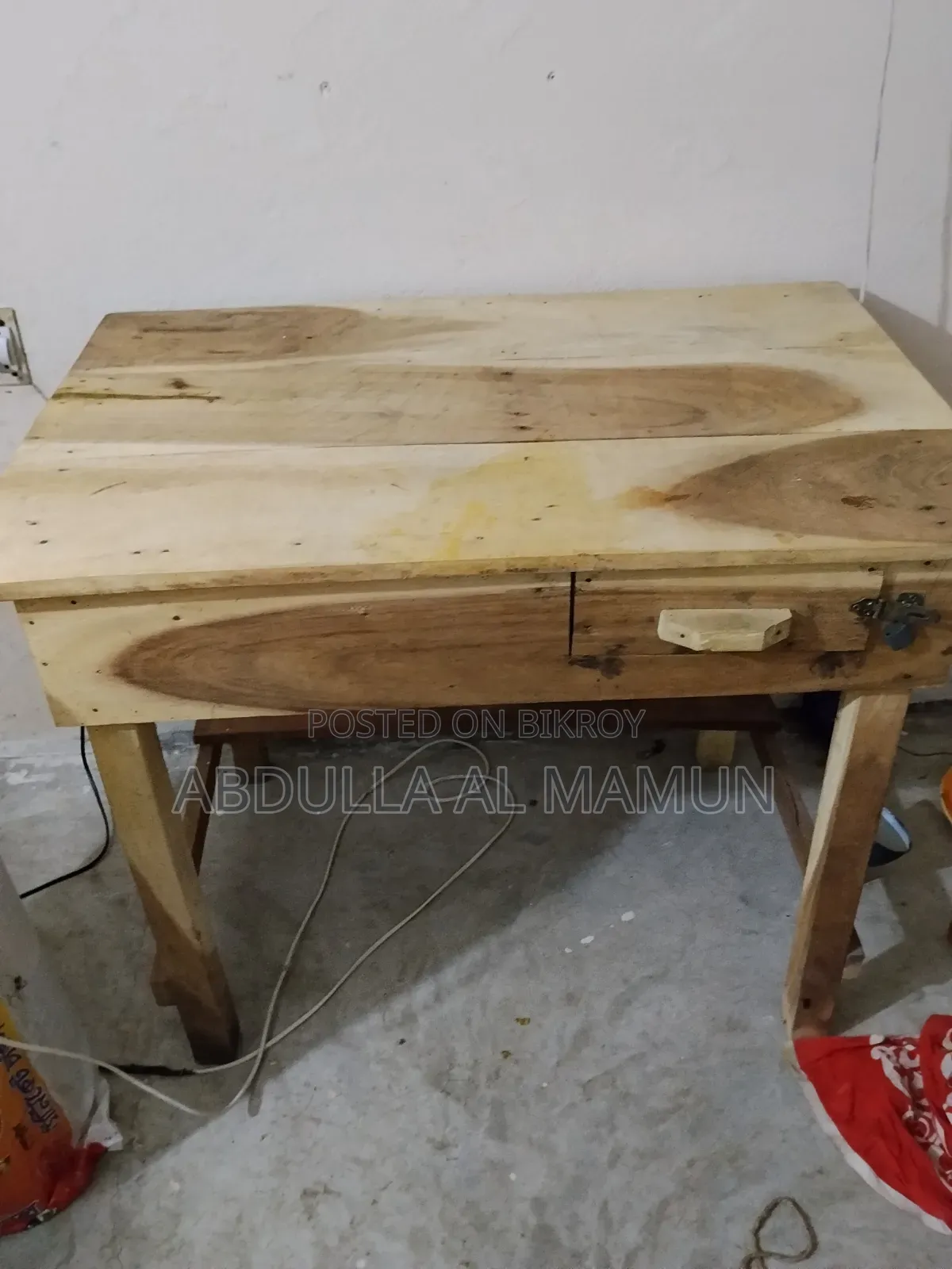 Used a bed and a table for one month
