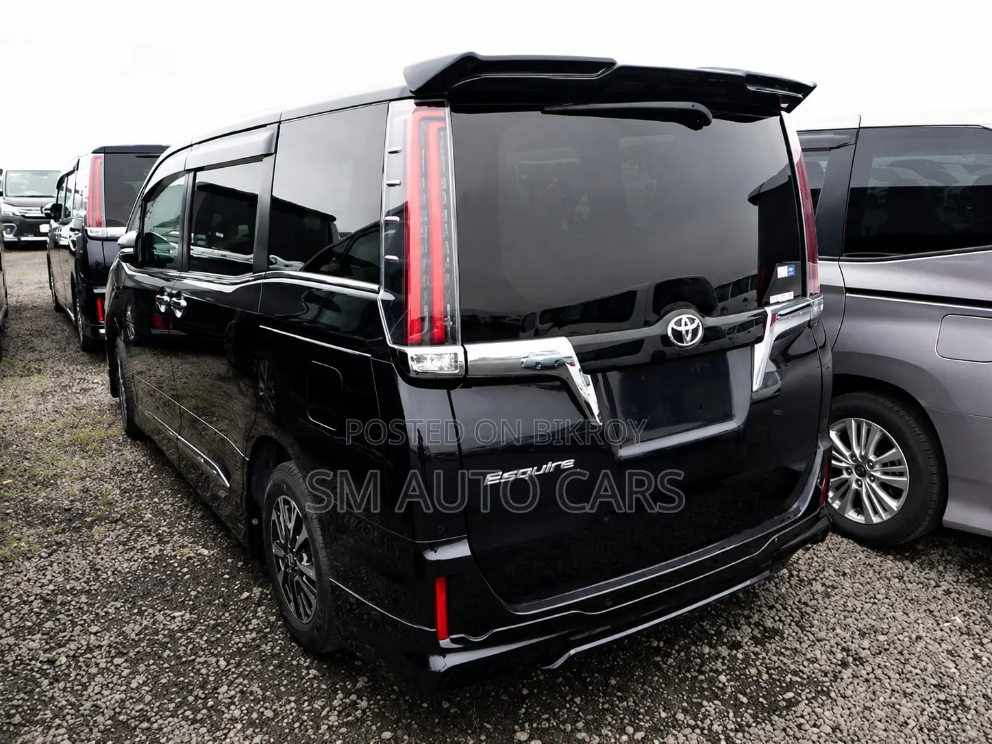 Toyota Esquire 2.0 FWD (8 Seater) 2020 Black