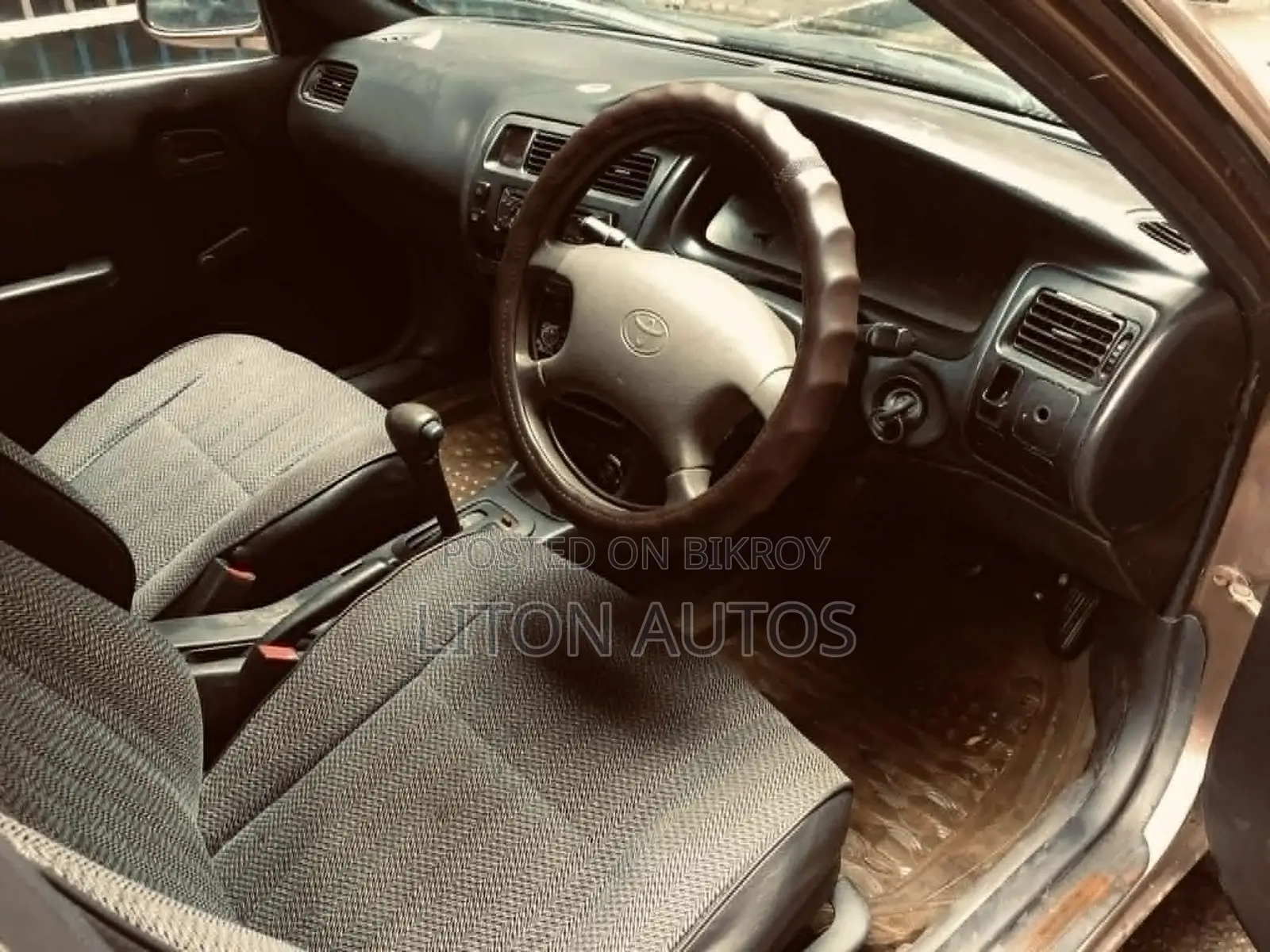 Toyota Corolla 2.0 Sedan 1993 Gold