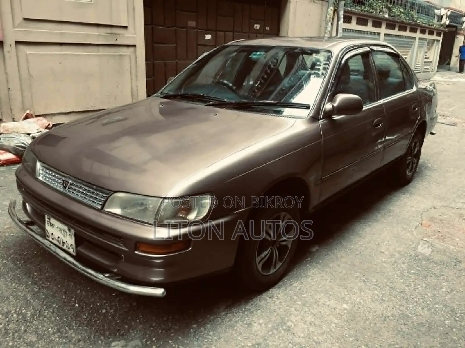 Toyota Corolla 2.0 Sedan 1993 Gold