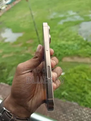 Apple iPhone 16 Pro 128 GB Gold