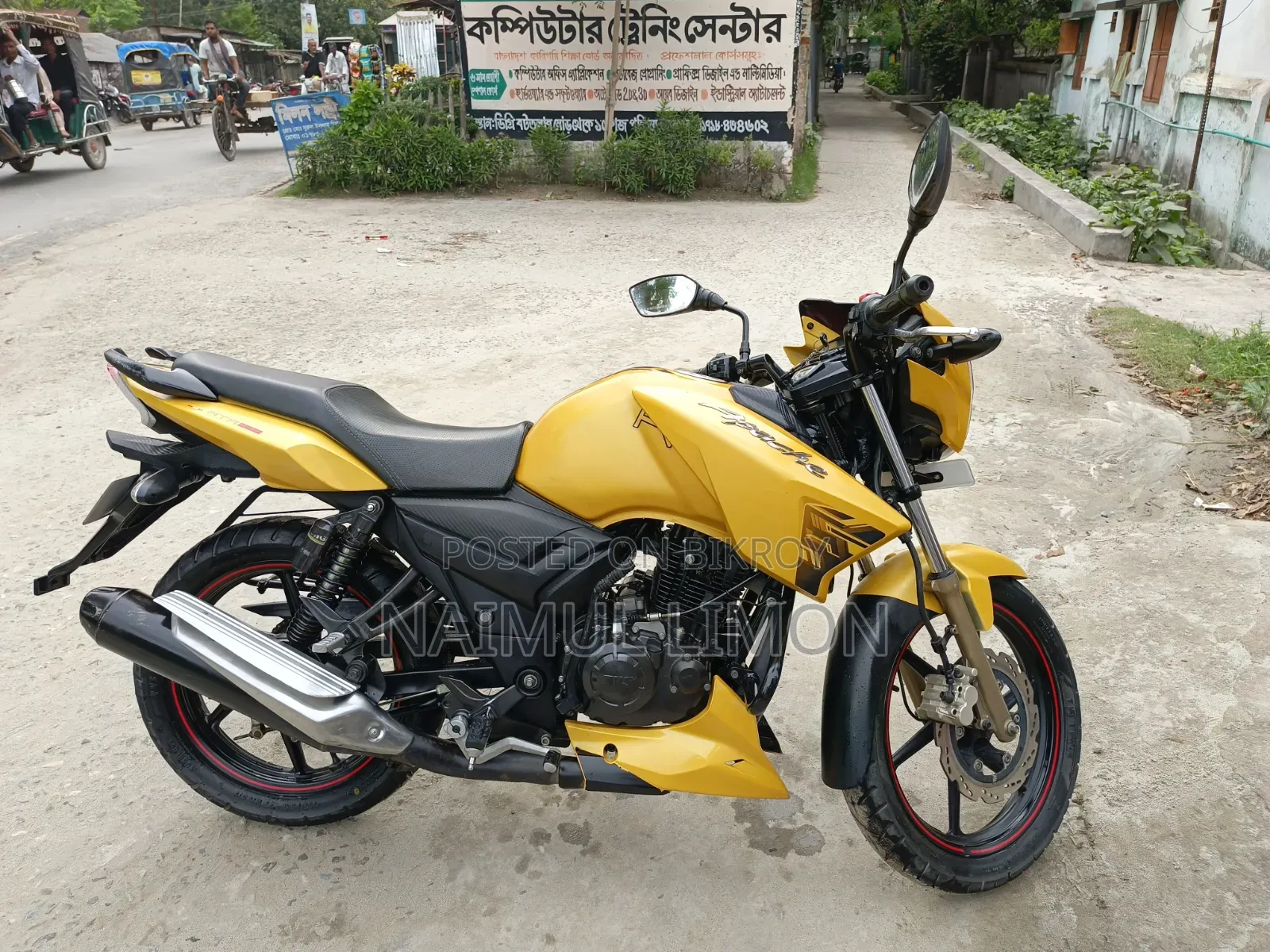 TVS Apache RTR 160 2V 2018 Yellow