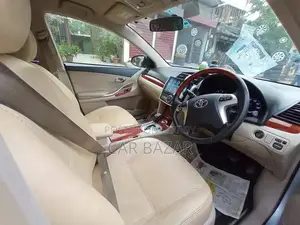 টয়োটা অ্যালিয়ন ২০১৩ নীল