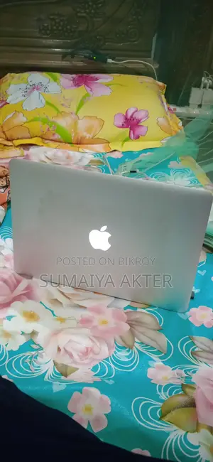 ল্যাপটপ অ্যাপল ম্যাকবুক এয়ার ২০১৭ ৮জিবি ইন্টেল কোর আই৫ এসএসডি ১২৮জিবি