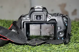 Canon 250D Camera, No Issues, Brand New, Includes Charger and Battery