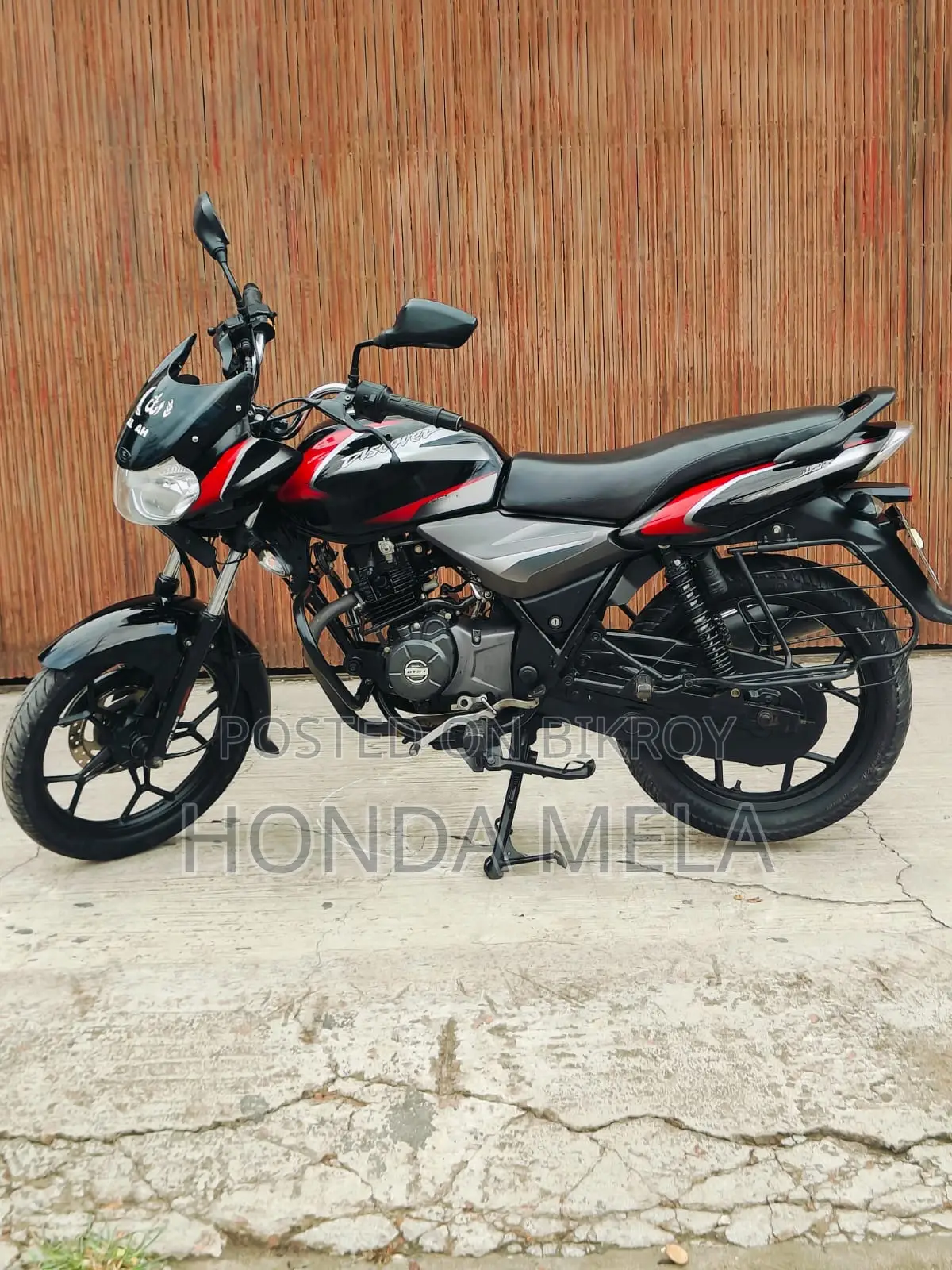 Bajaj Discover 125 2020 Black