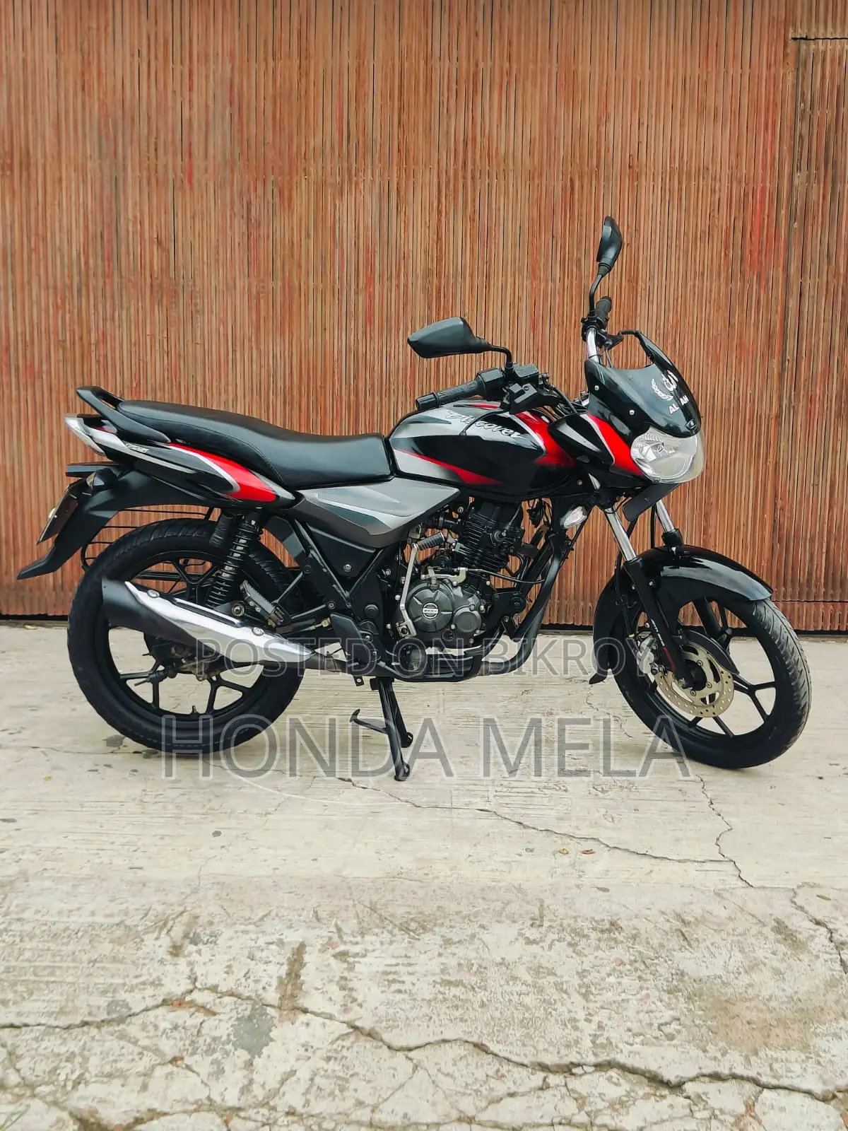 Bajaj Discover 125 2020 Black