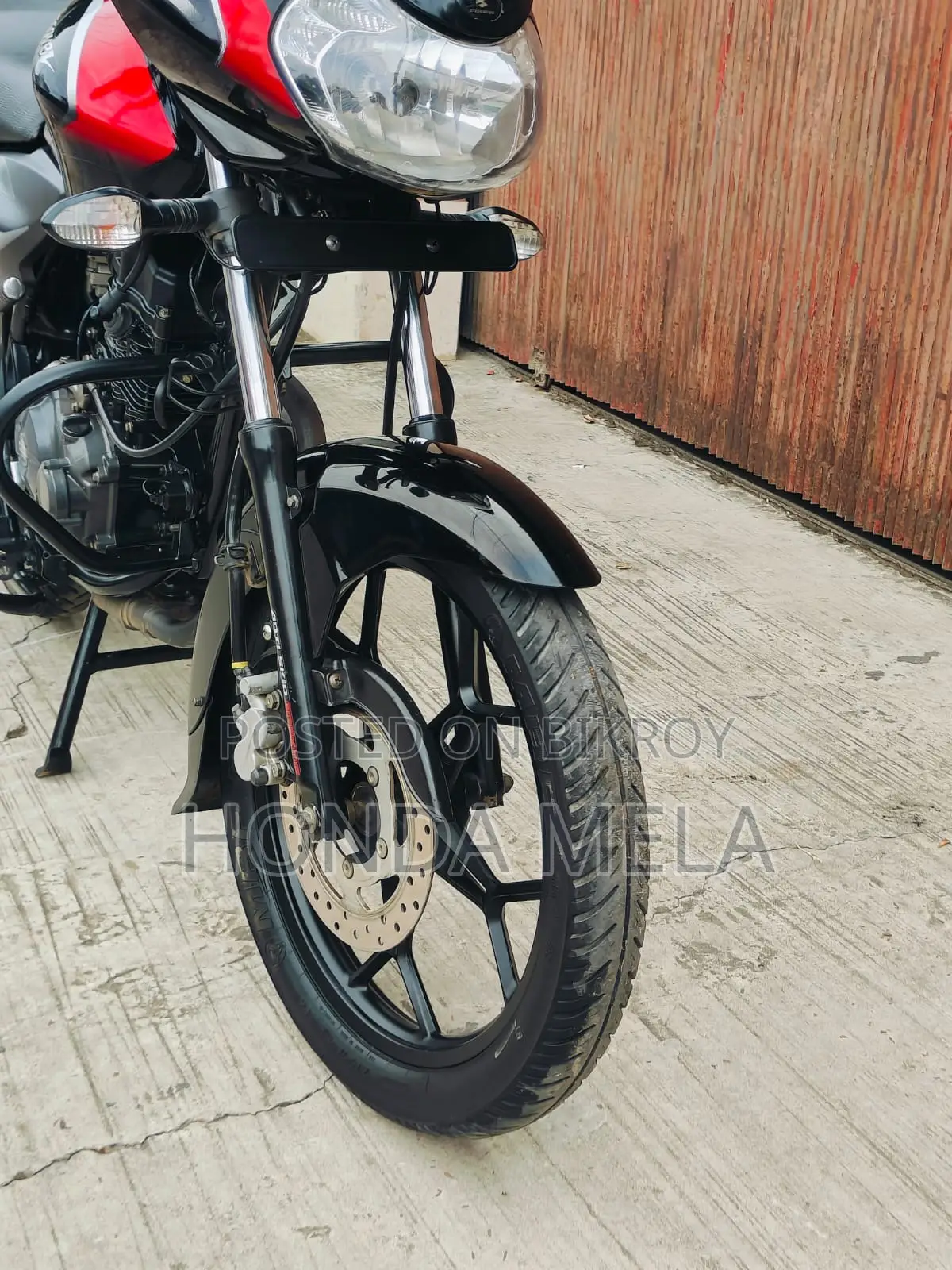 Bajaj Discover 125 2020 Black
