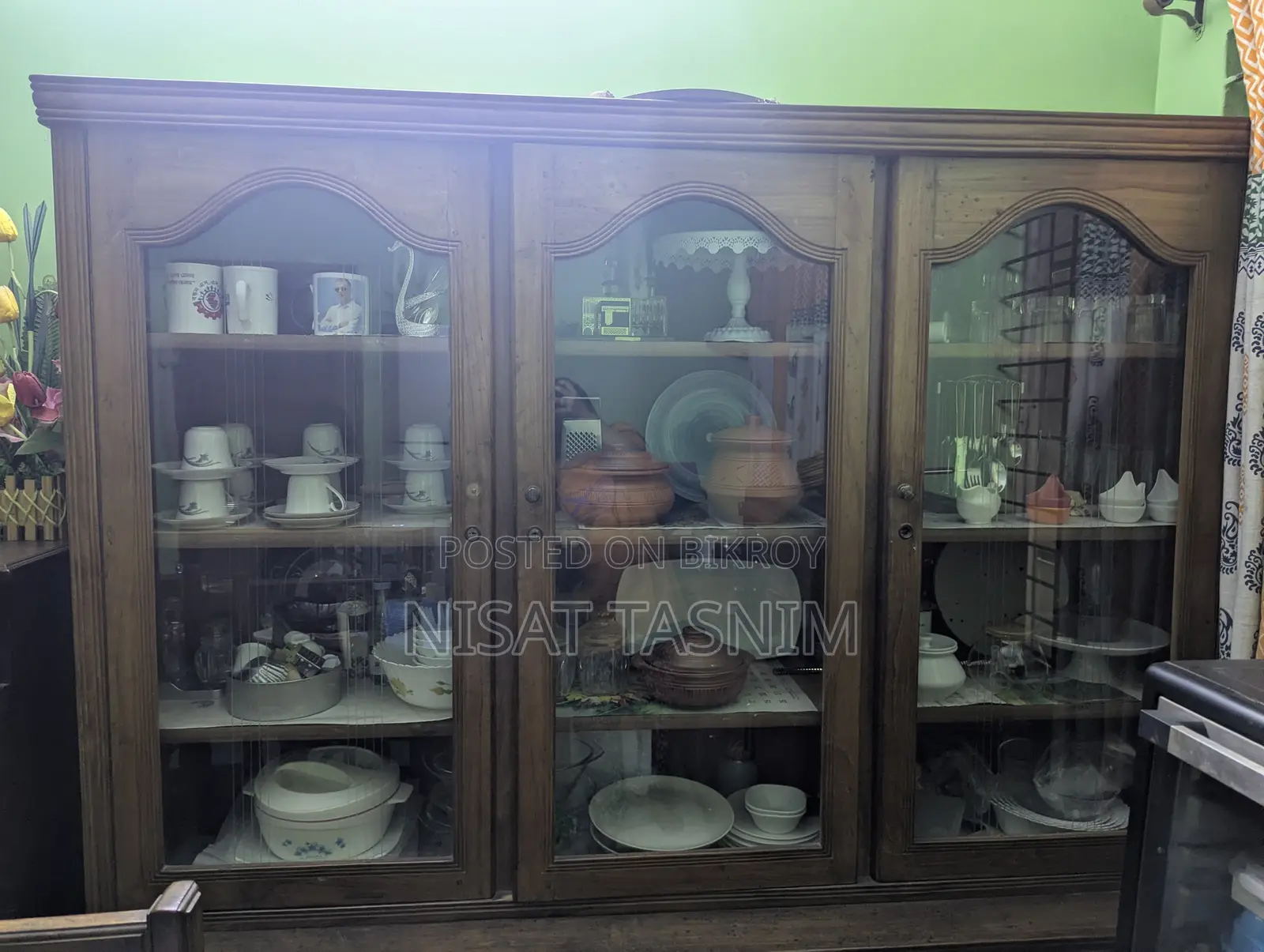 Showcase Selling Post