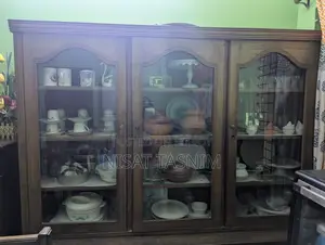 Showcase Selling Post
