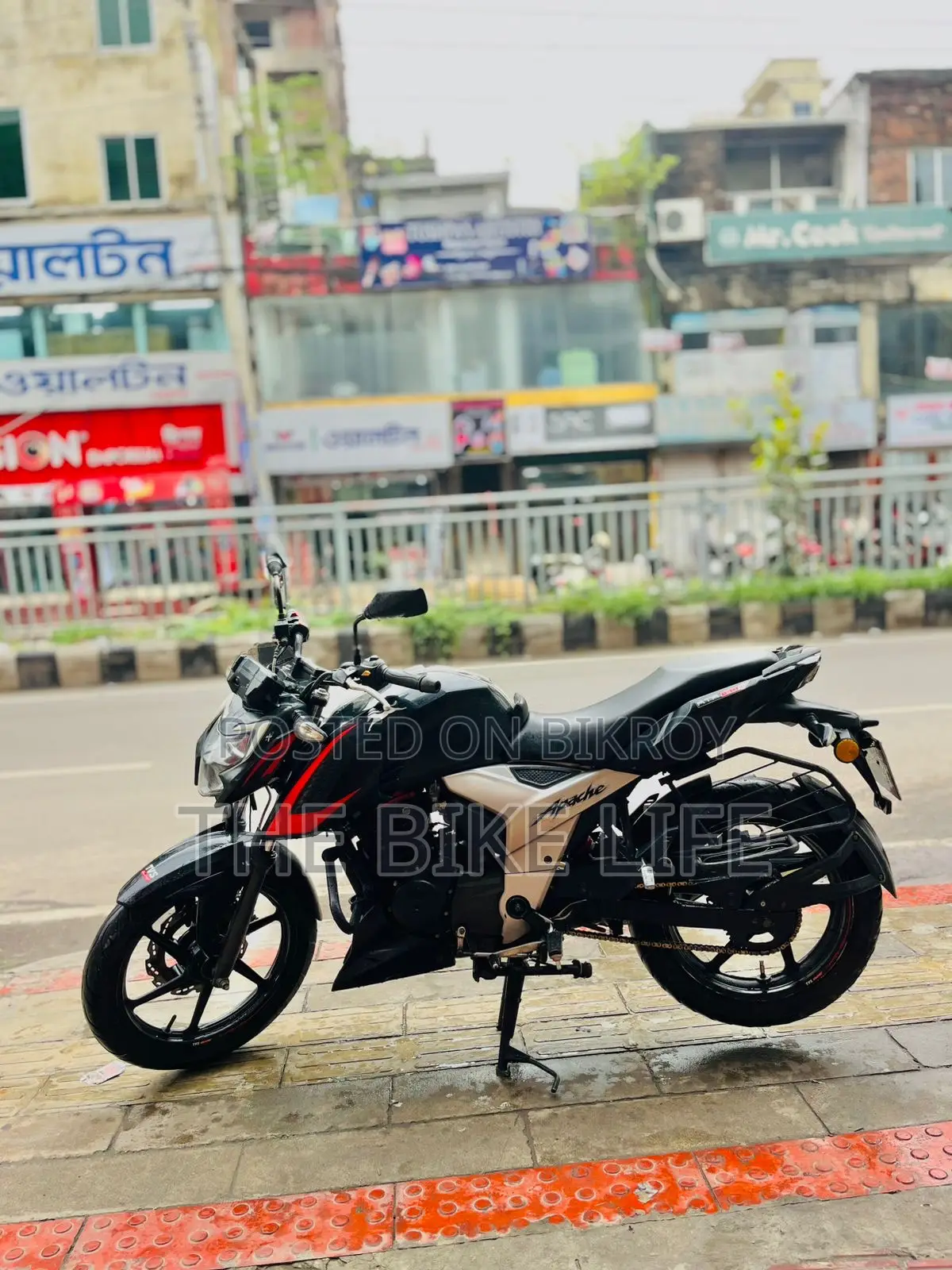 TVS Apache RTR 160 4V 2022 Black