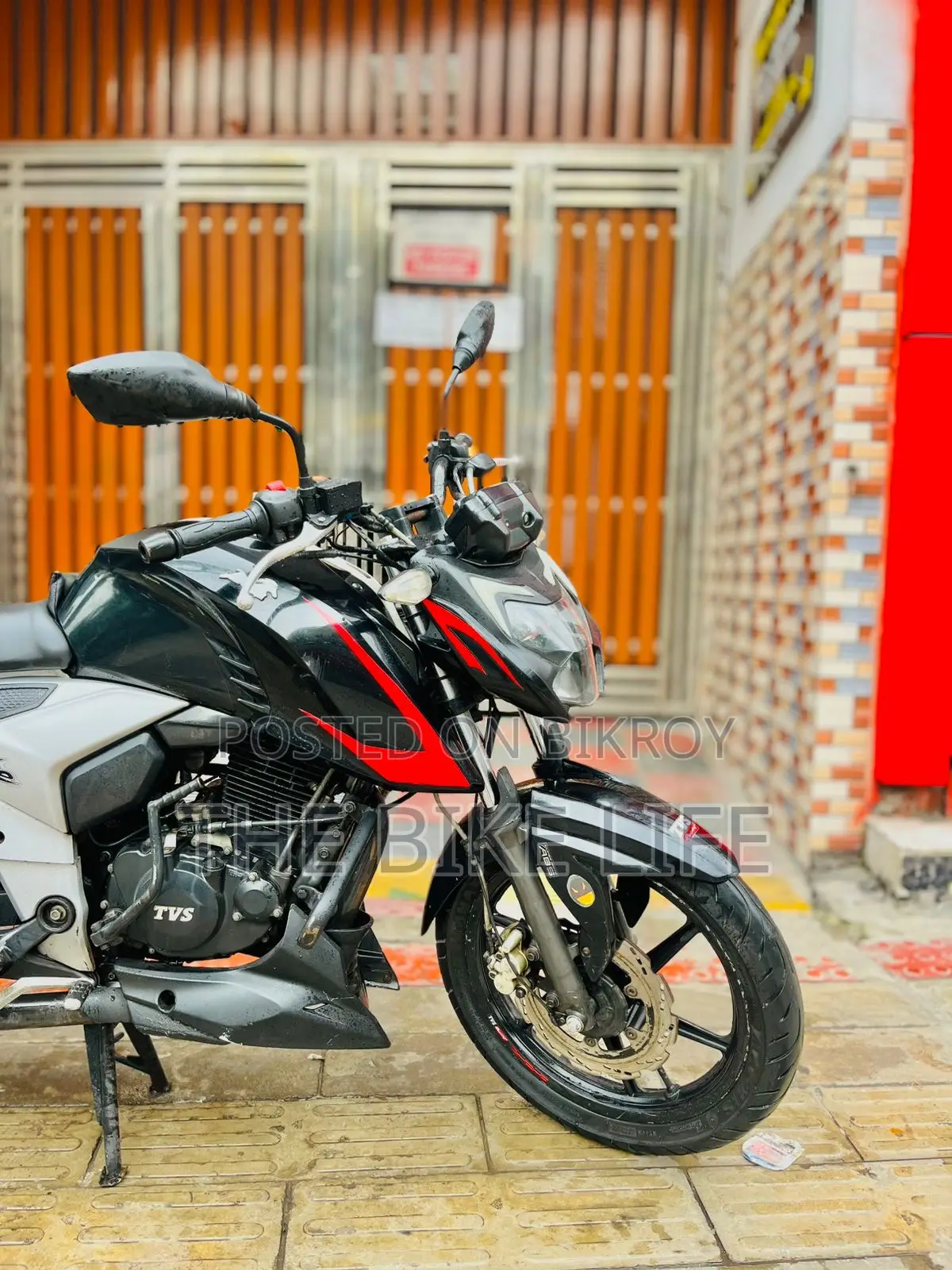 TVS Apache RTR 160 4V 2022 Black