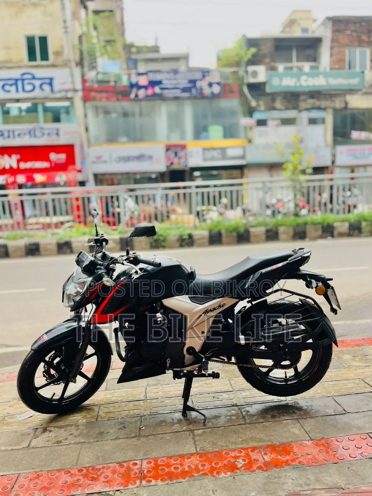 TVS Apache RTR 160 4V 2022 Black