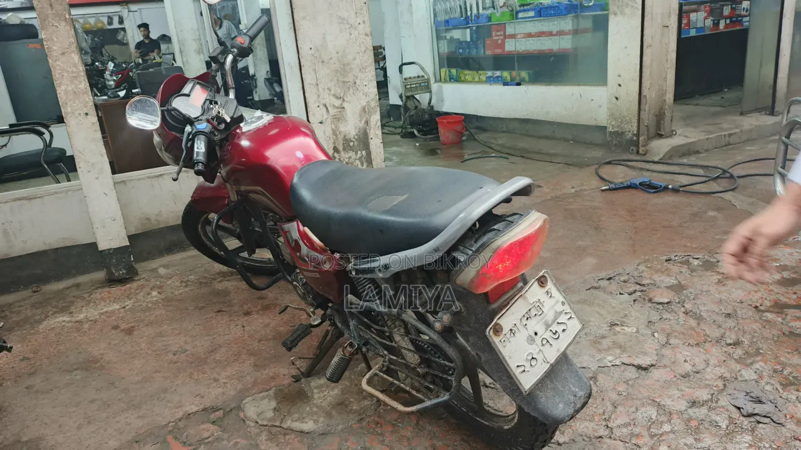 Runner F100 - 6A 2009 Red