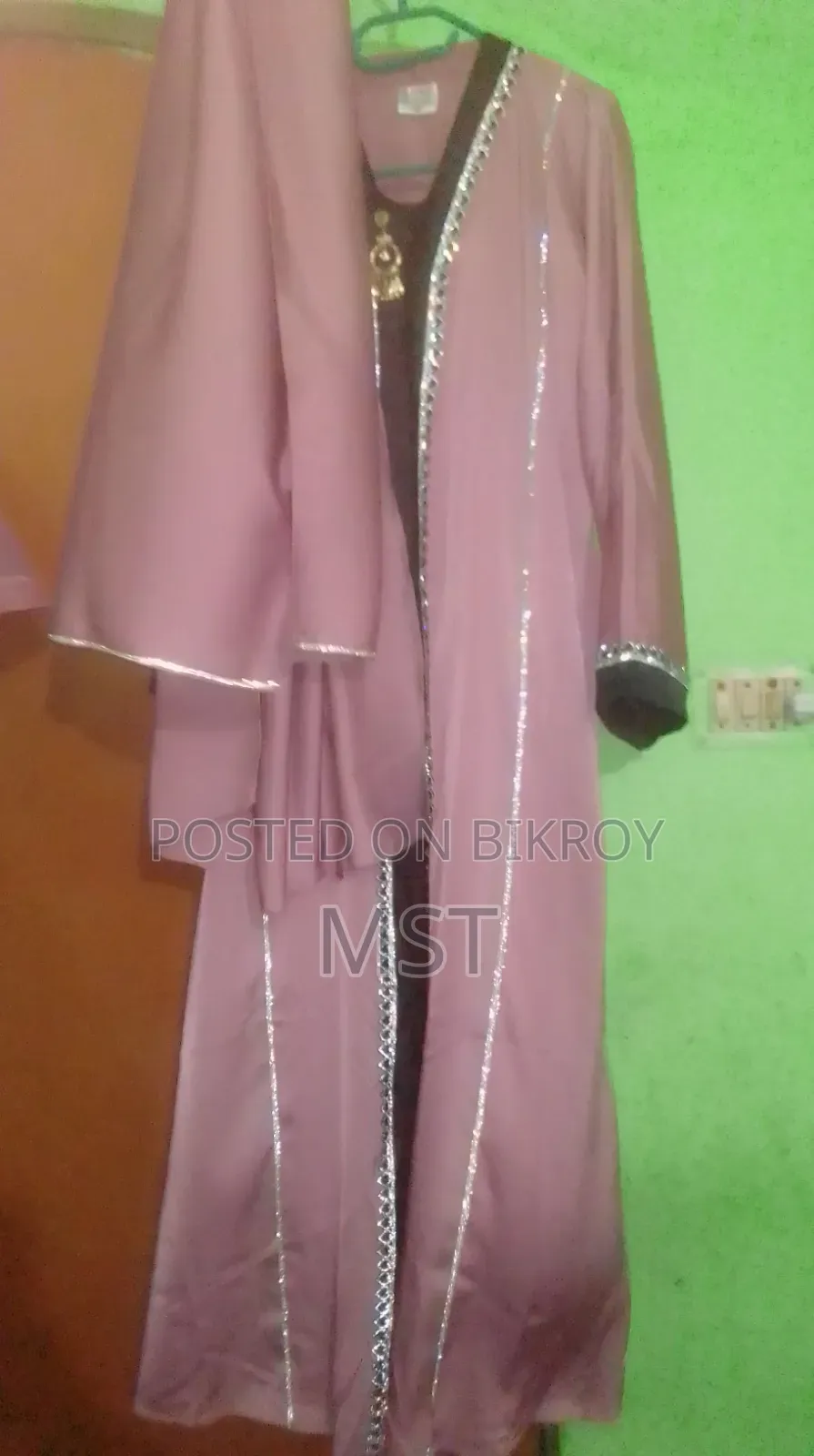 New, never worn