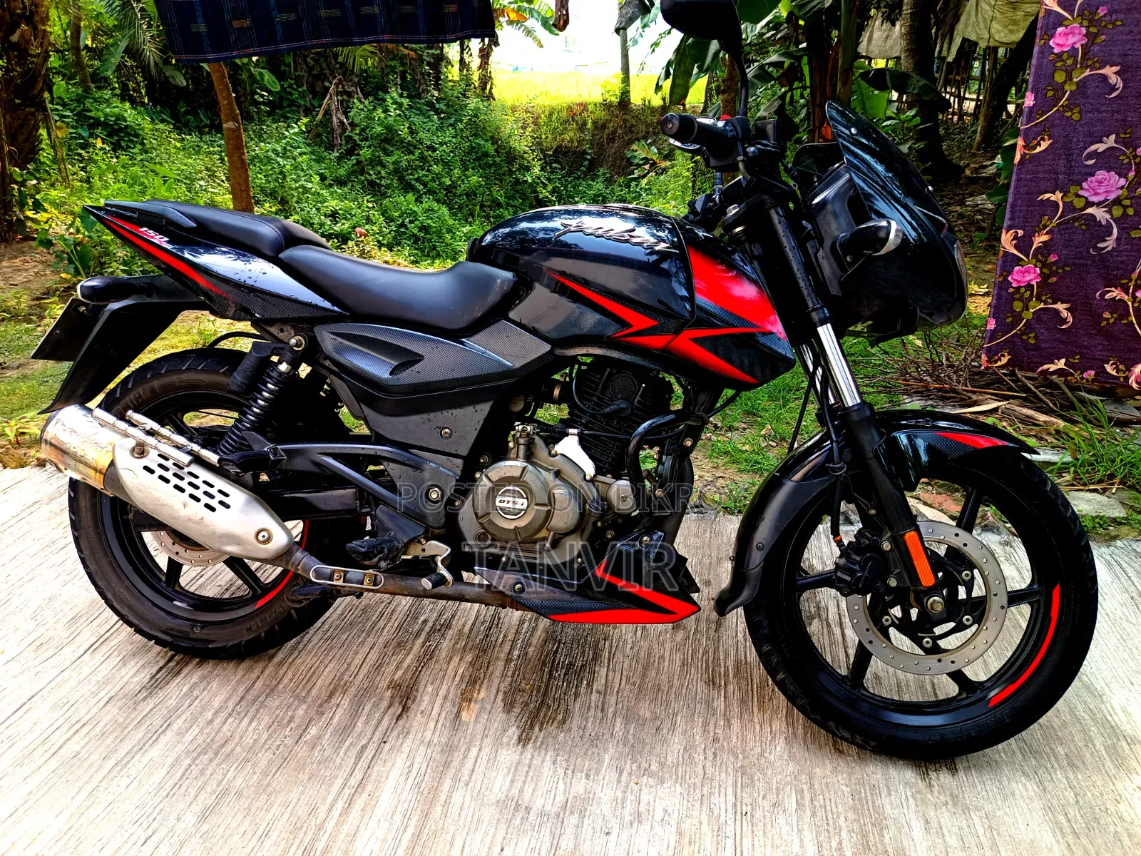 Bajaj Pulsar 150 2021 Red