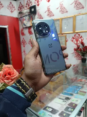 New OnePlus 11 256 GB Rose Gold