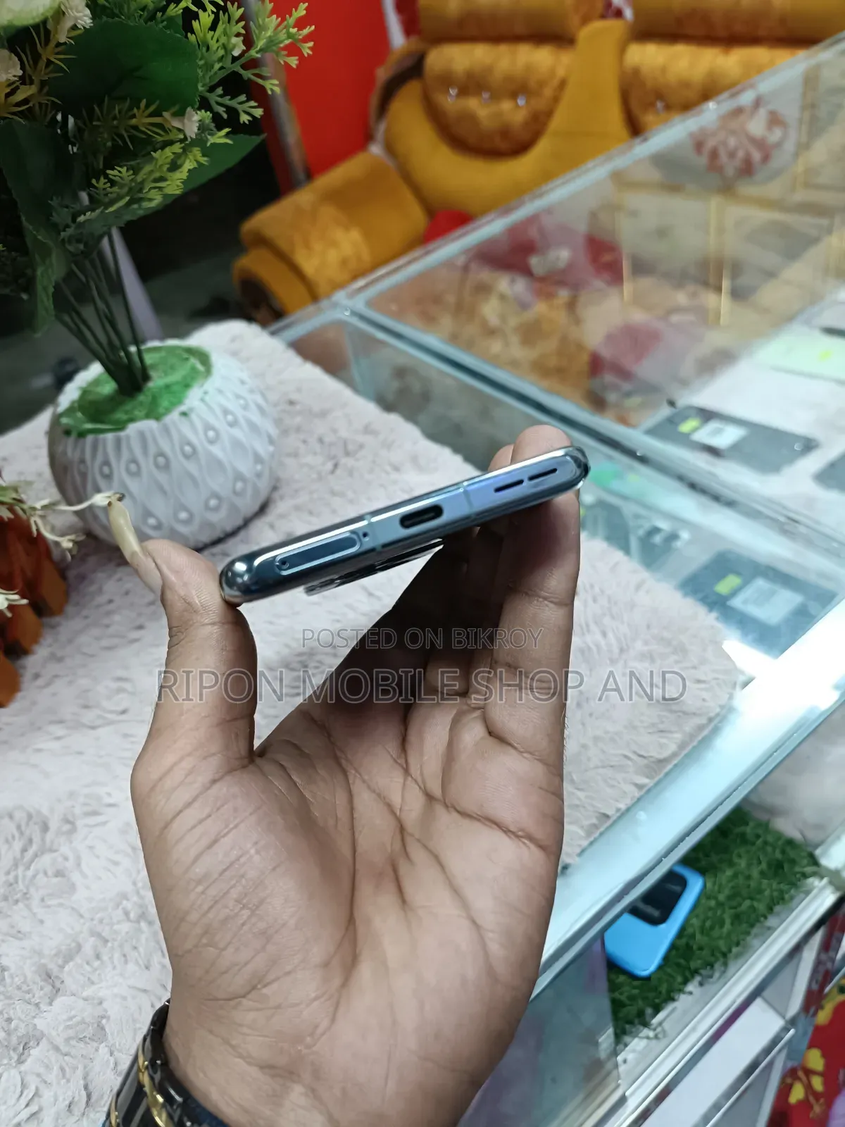 New OnePlus 11 256 GB Rose Gold