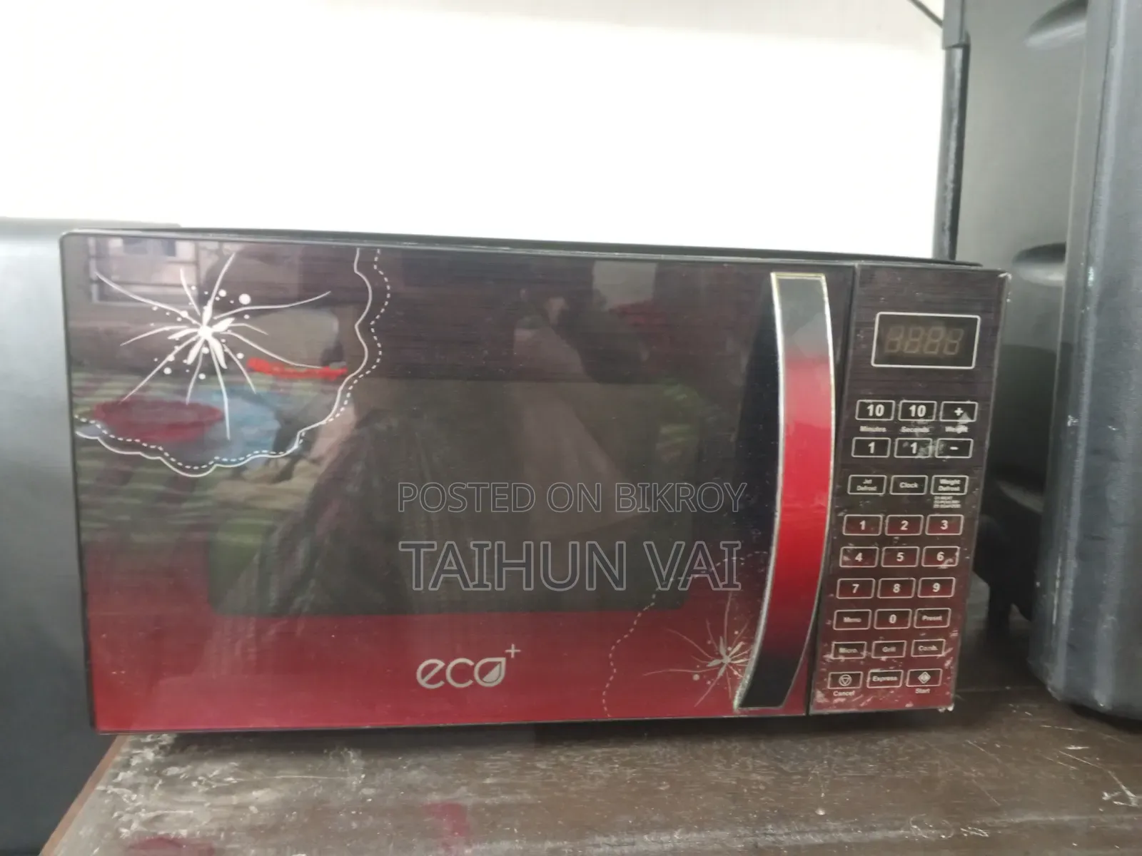 An oven is for sale