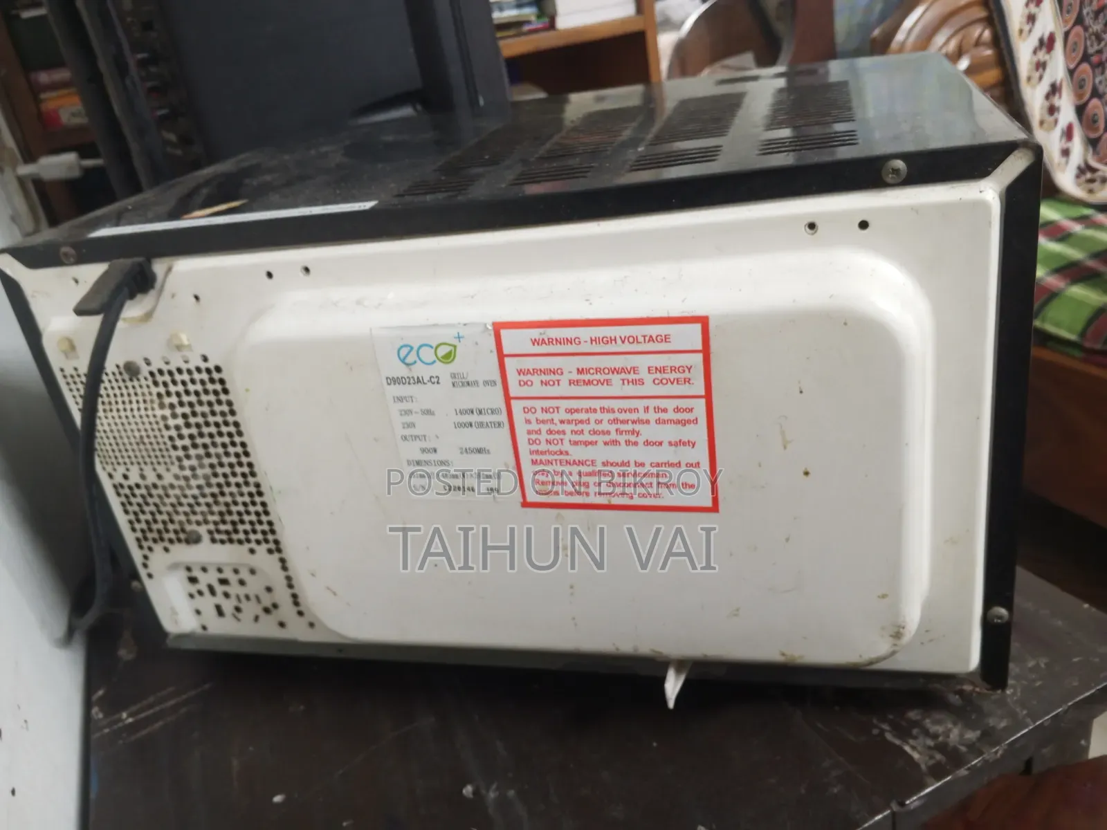 An oven is for sale