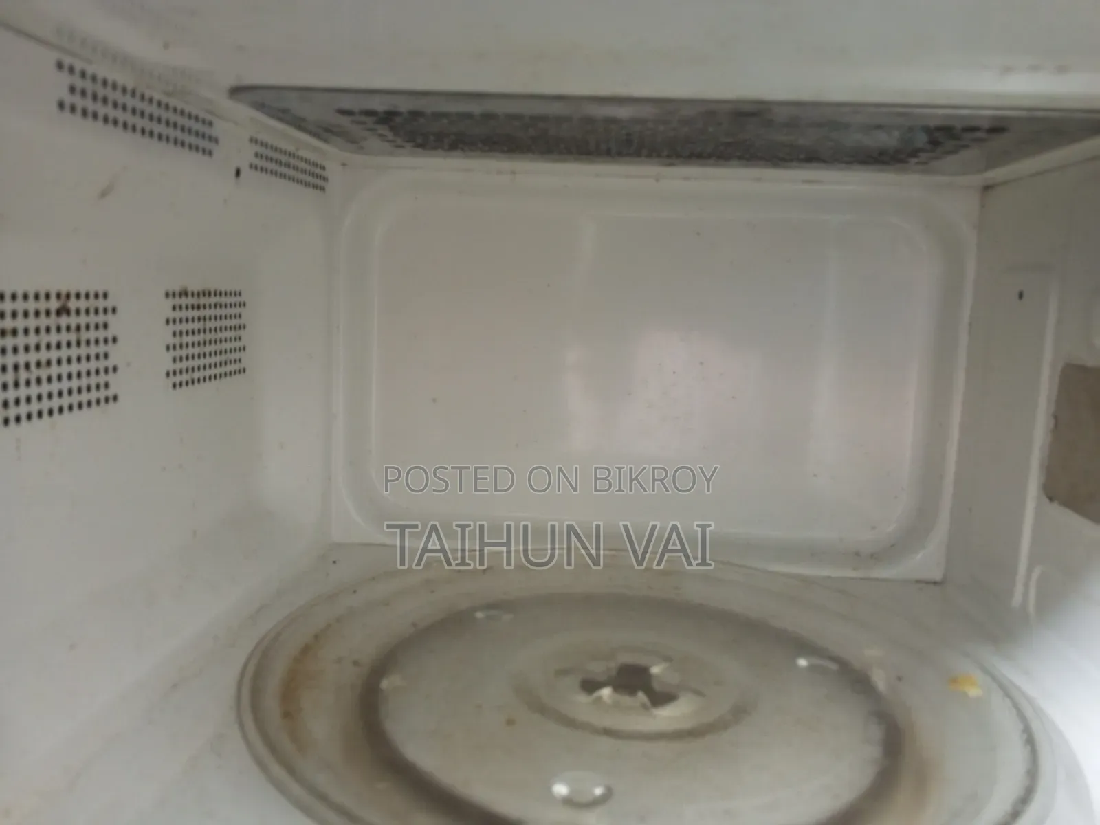 An oven is for sale
