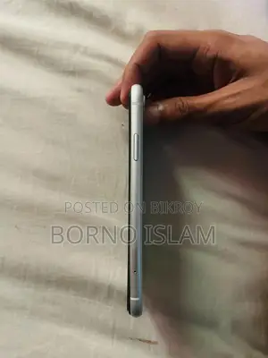 Apple iPhone XR 64 GB White
