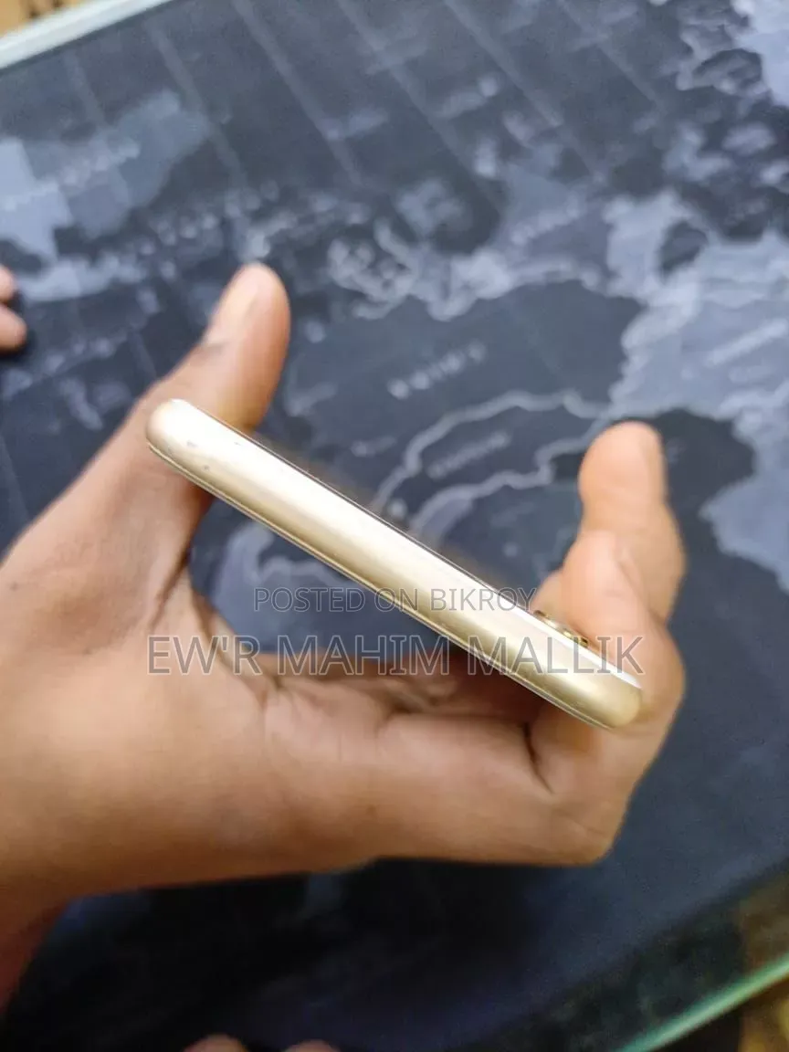 Mobile Phone 64 GB Gold
