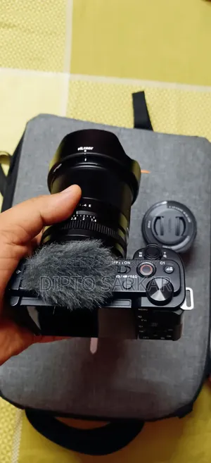 Sony Zv E10 | Viltrox 13mm F1.4 | Zhiyun Gimble | Two Waterproof Bag
