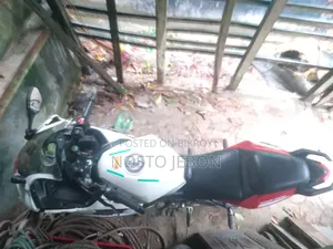 কিওয়ে আরকেআর ১৬৫ ২০২০ হোয়াইট