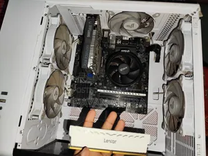 Desktop Computer MSI Model 16GB AMD Ryzen 7 SSD 512GB