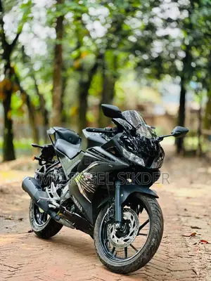 New Yamaha R1 2025 Black