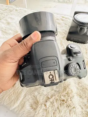 ক্যানন ৭০০ডি বডি উইথ অল ক্যামেরা স্টক ক্লিয়ার অফার