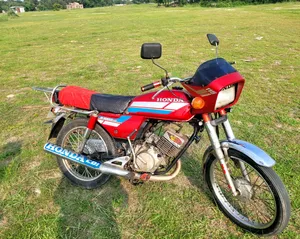 হোন্ডা ১৯৮৯ লাল