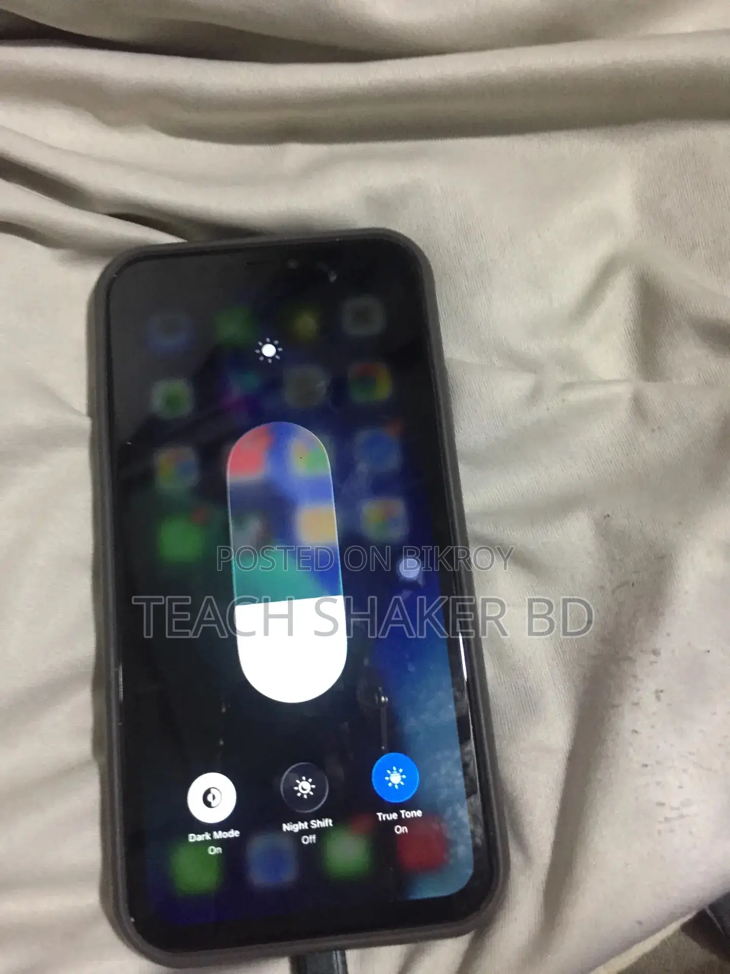 অ্যাপল আইফোন ১১ ৬৪ জিবি রেড