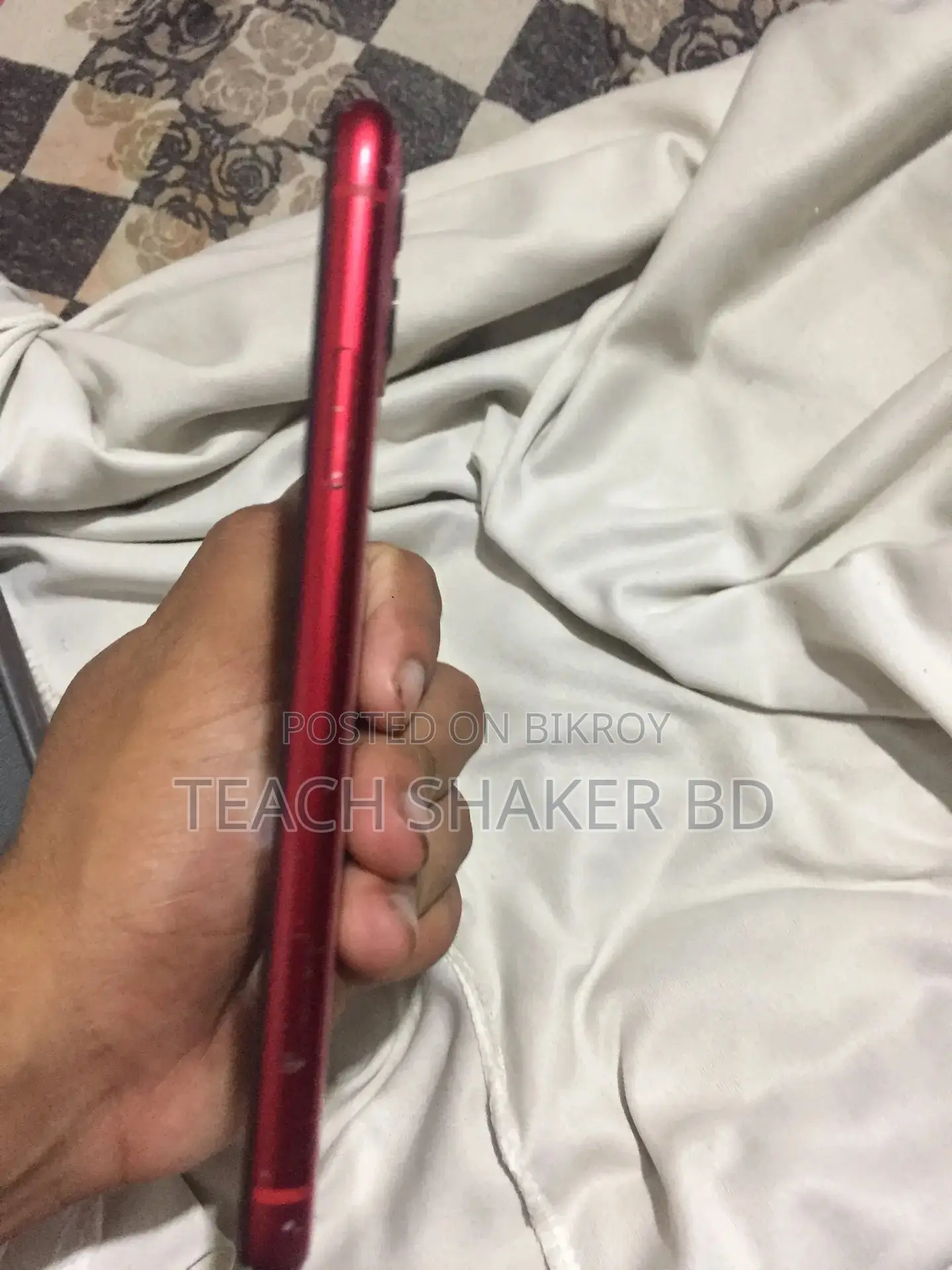 অ্যাপল আইফোন ১১ ৬৪ জিবি রেড