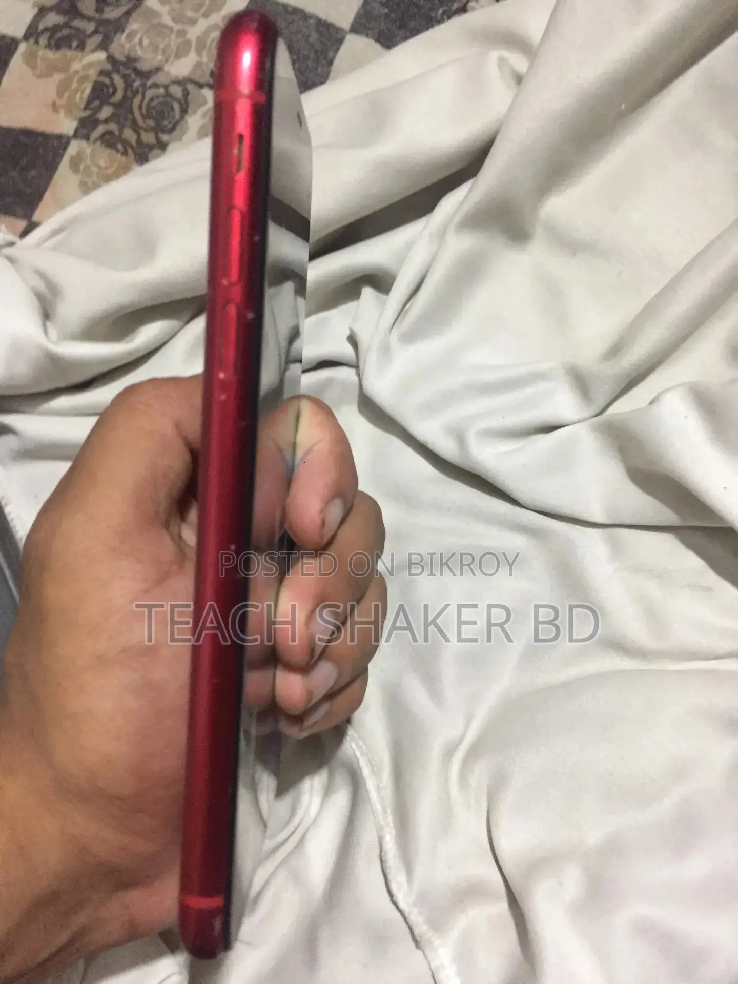 অ্যাপল আইফোন ১১ ৬৪ জিবি রেড