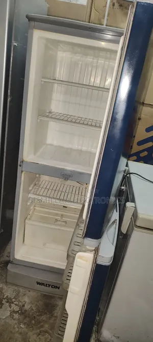 Walton 12 CFT Refrigerator