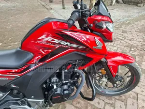 হোন্ডা হর্নেট ২০২২ রেড