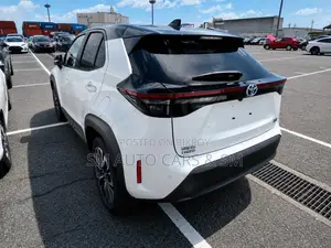 Toyota Yaris Cross 1.5 Hybrid FWD 2021 Pearl