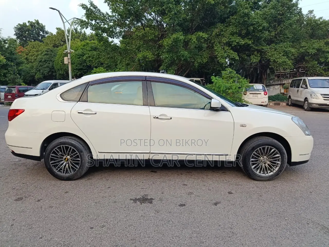 Nissan Bluebird 2012 Pearl