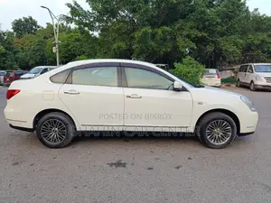 Nissan Bluebird 2012 Pearl
