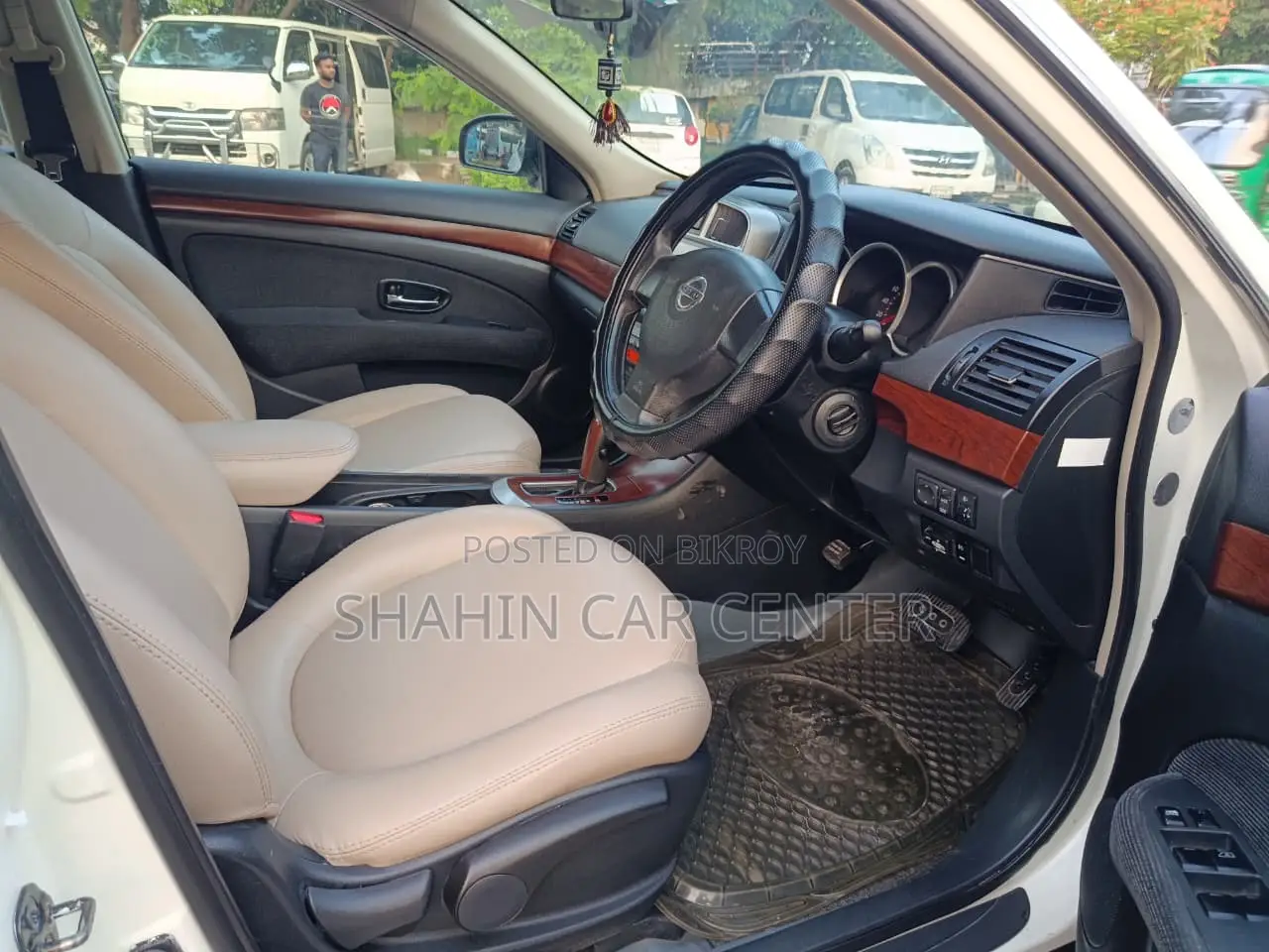 Nissan Bluebird 2012 Pearl
