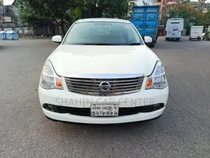 নিসান ব্লুবার্ড ২০১২ পার্ল