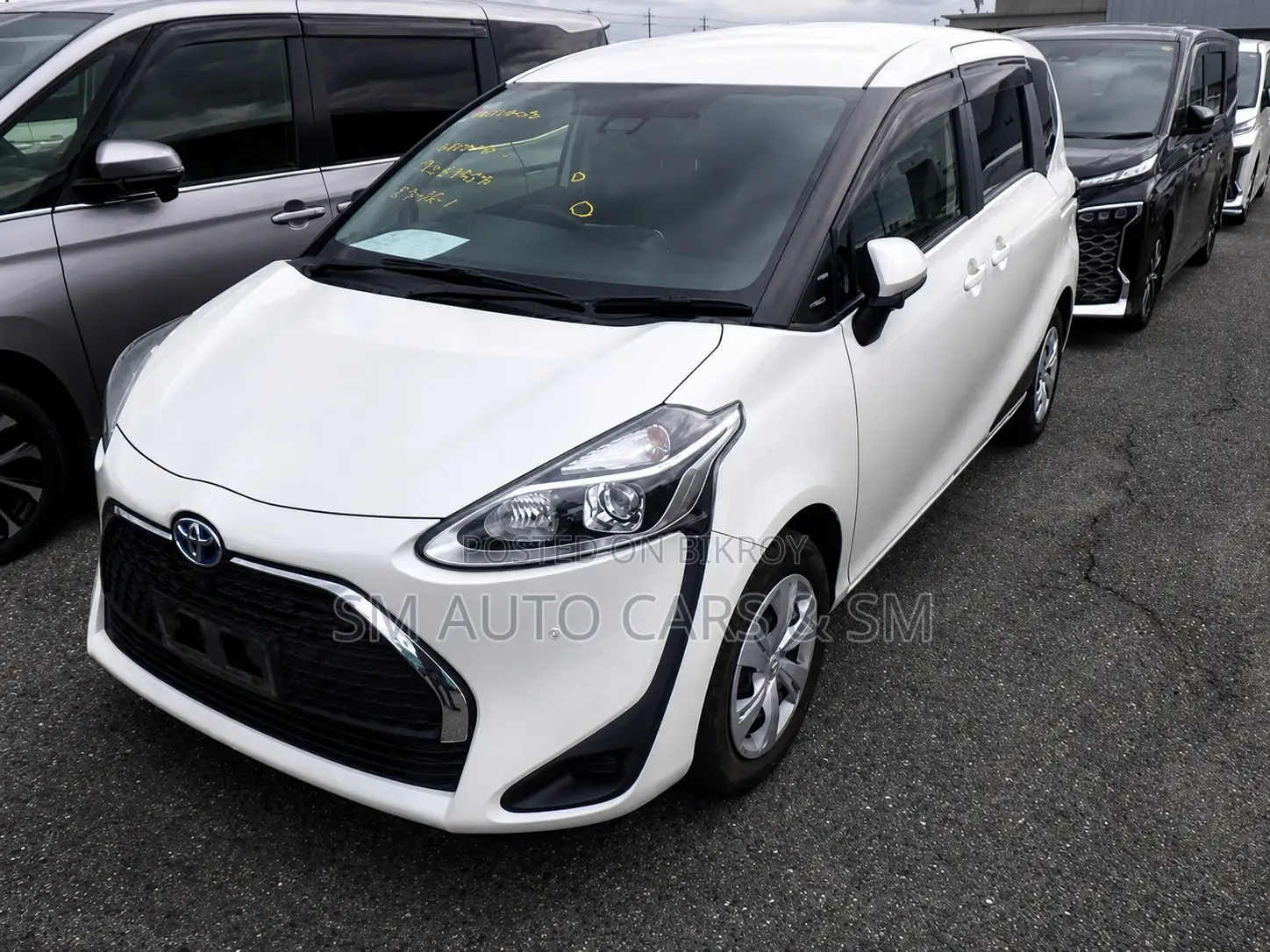 Toyota Sienta 1.5 Hybrid FWD 2021 Pearl
