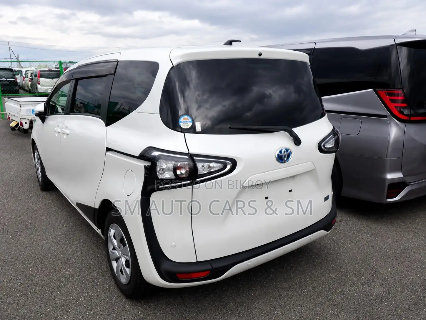 Toyota Sienta 1.5 Hybrid FWD 2021 Pearl