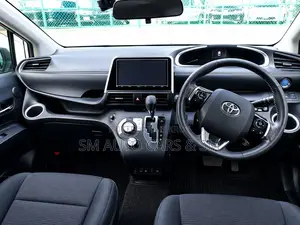 Toyota Sienta 1.5 Hybrid FWD 2021 Pearl