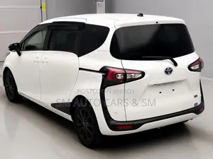 Toyota Sienta 1.5 Hybrid FWD 2021 Pearl