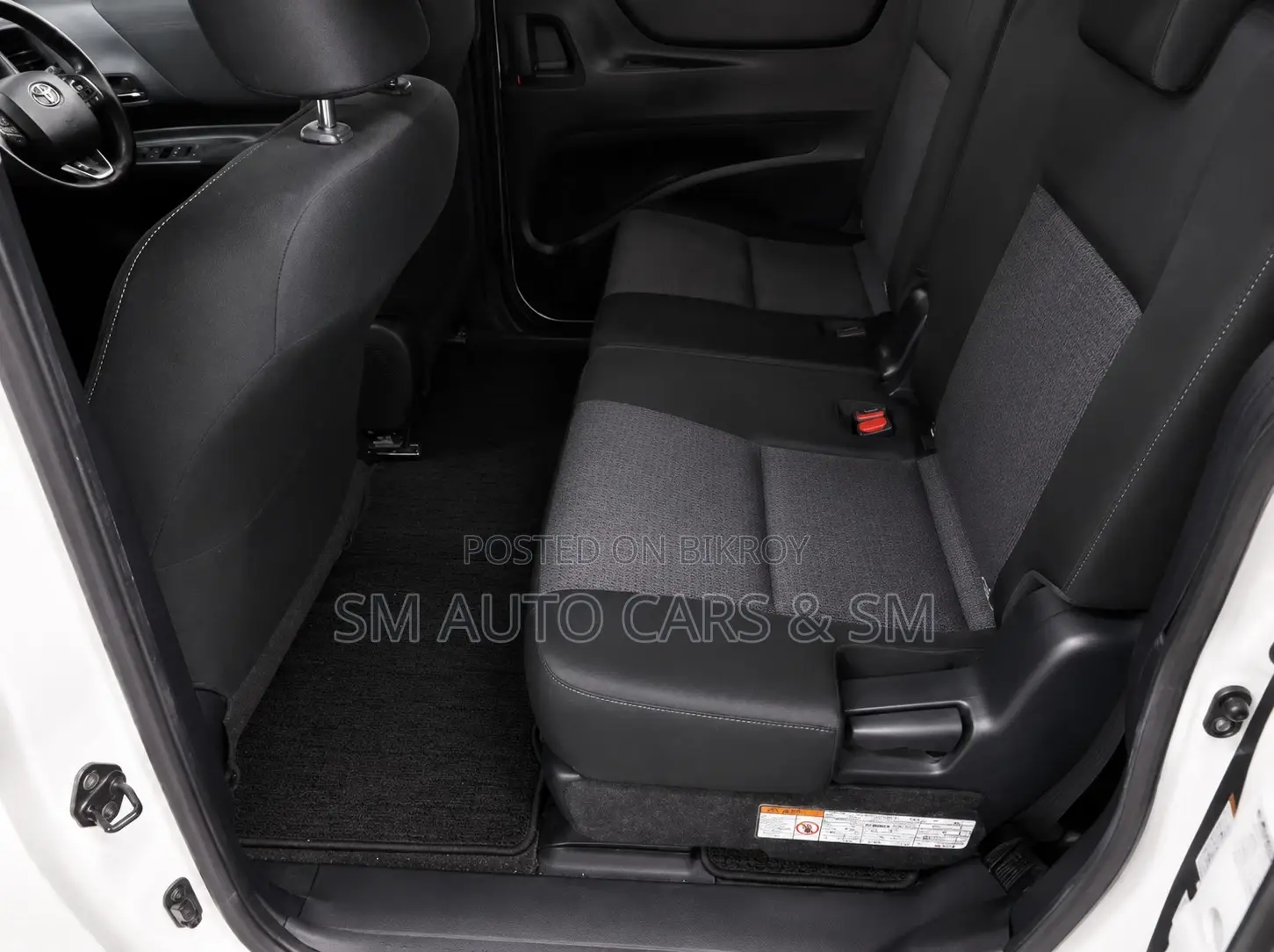 Toyota Sienta 1.5 Hybrid FWD 2021 Pearl