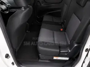 Toyota Sienta 1.5 Hybrid FWD 2021 Pearl